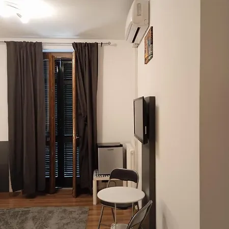 Megaride Vendégház Como