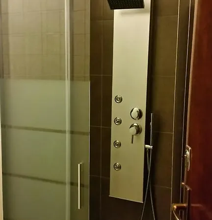 Megaride Vendégház Como