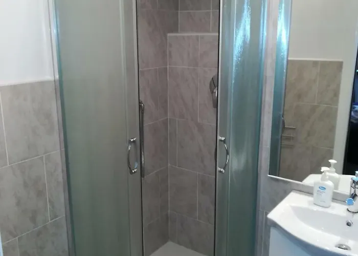 Megaride Πανσιόν Όπως