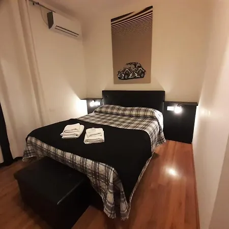 Megaride 招待所 3*