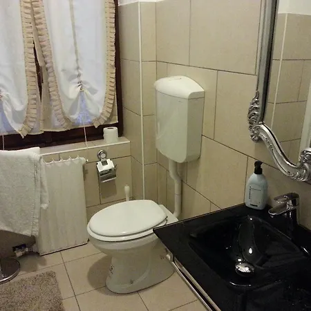 Megaride 招待所 科莫